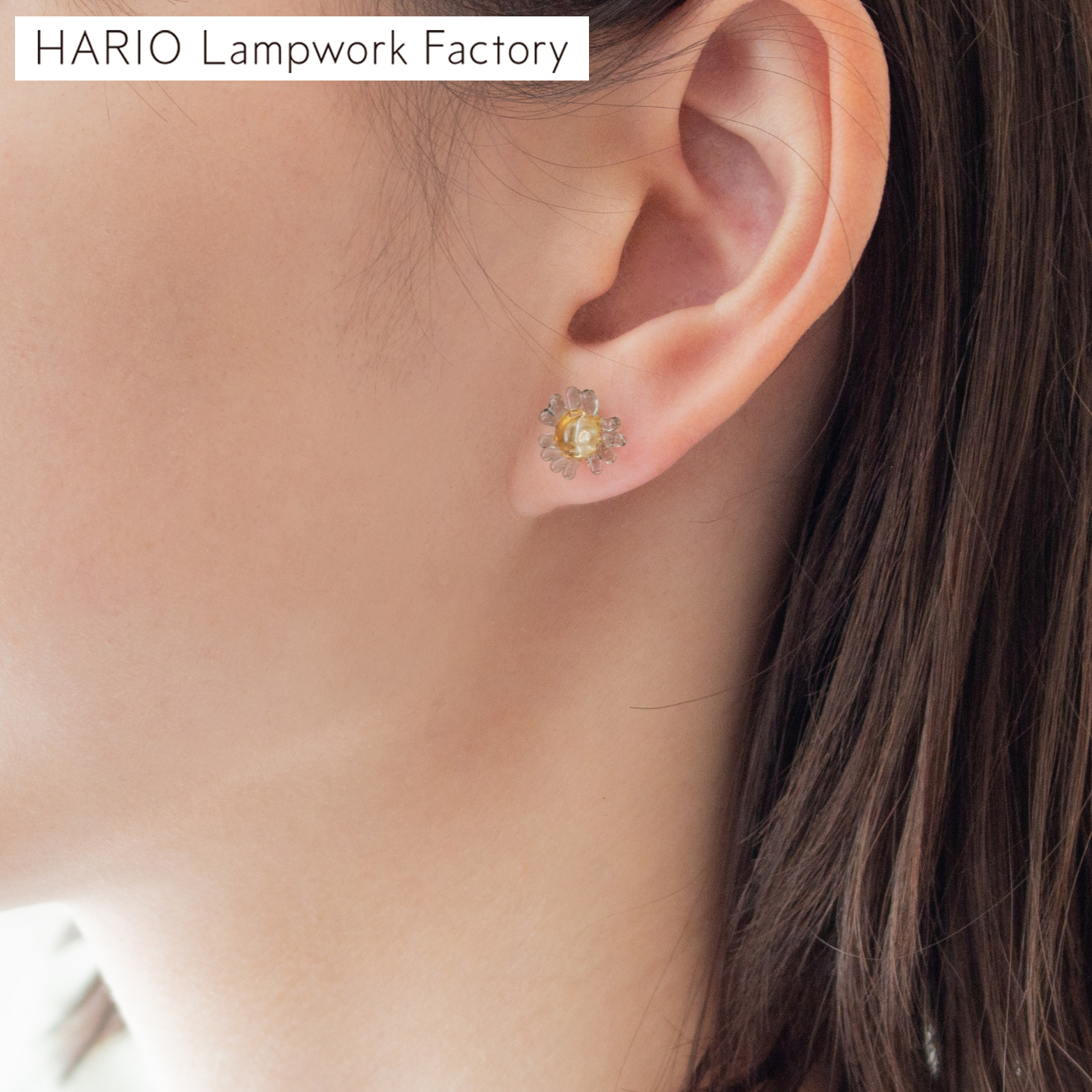 ハリオ イイダ傘店 ピアス 夕暮れのカモミール グレー ガラス製 HARIO Lampwork Factory 手作り 日本製 ハリオランプワークファクトリー
