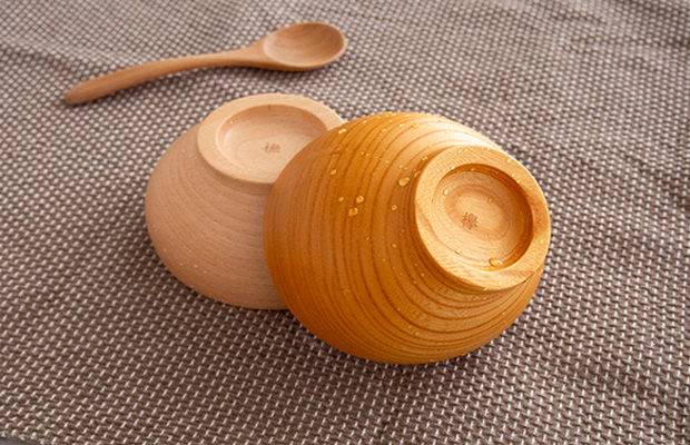 ウレタン塗装仕上げでお手入れ簡単