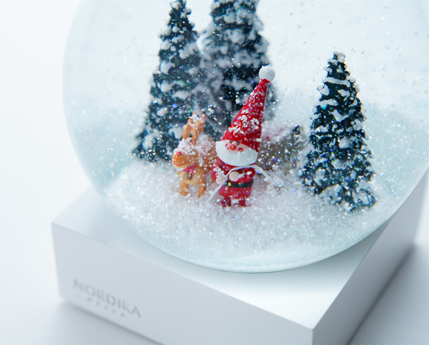 ノルディカニッセ 2023 新作 限定品 スノードーム そりを引いたサンタ NORDIKA nisse クリスマス 雑貨 人形 北欧 NRD100001