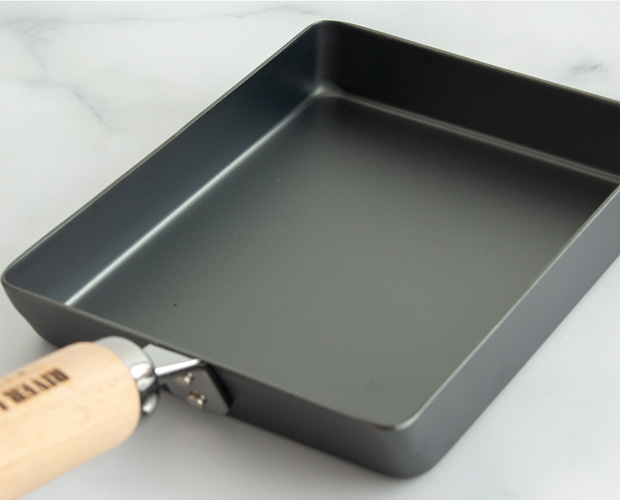 リバーライト 極 JAPAN たまご焼き 小 鉄 玉子焼き器 卵焼き器 鉄フライパン 極ジャパン 木柄 IH対応 直火 ガス 日本製 RIVER LIGHT J1613