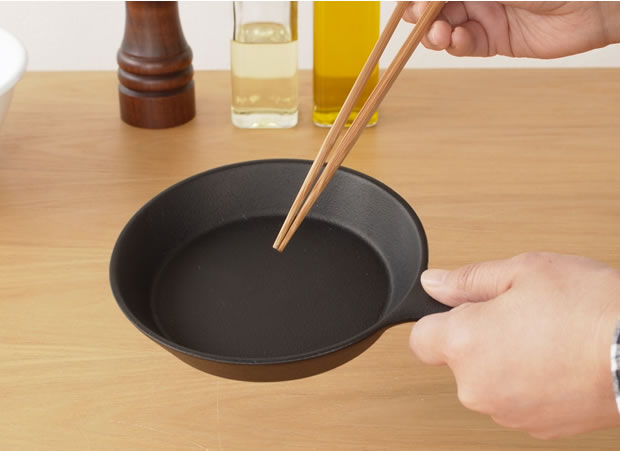 岩鋳(イワチュウ) ファミリーパン 14cm 南部鉄器 スキレット IH対応 日本製
